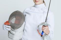 开云体育在线-新西兰击剑运动员技压群雄，荣耀加身