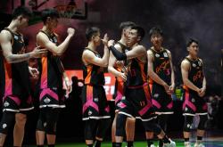 开云体育入口-豪门对决！CBA上演世纪大战的简单介绍