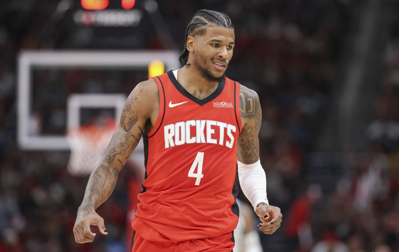 火箭队惊险险胜尼克斯，保持全胜