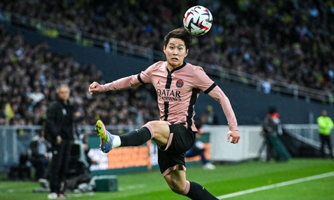 法国联赛中，南特取胜，积分排名上升