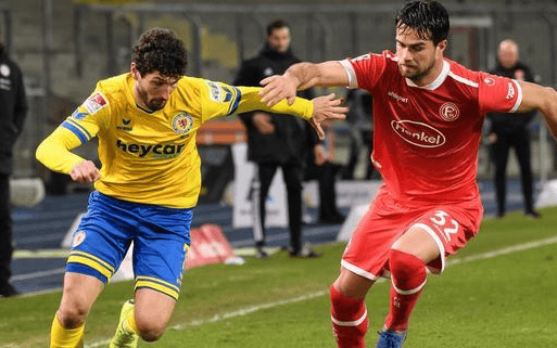 雷根斯堡主场胜利对阵杜塞尔多夫