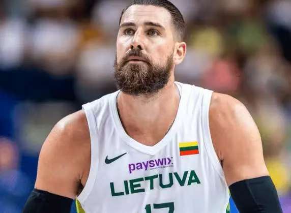 篮网强势火箭，瓦兰丘纳斯绝境逆转的简单介绍