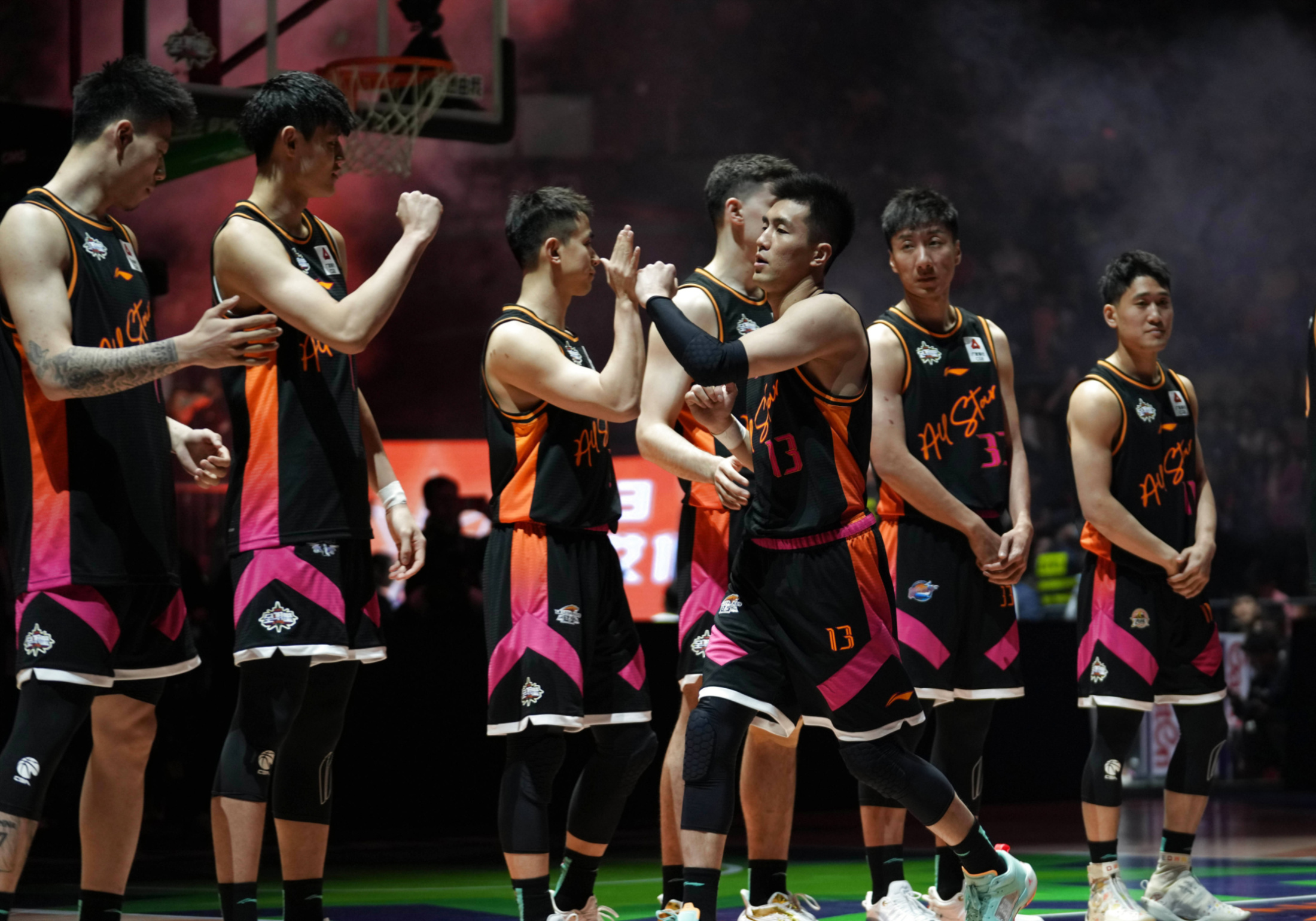 豪门对决！CBA上演世纪大战的简单介绍