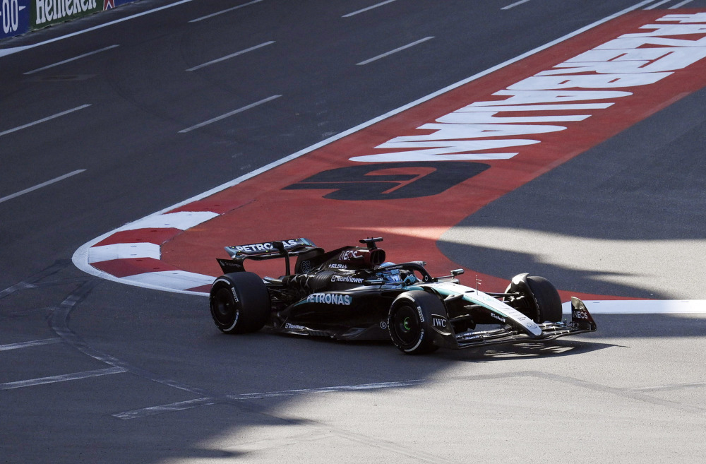 索伯车队鏖战阿斯顿马丁，皮亚斯特里统治全场